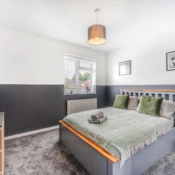 Modern 3 bed House，位于Upton的酒店