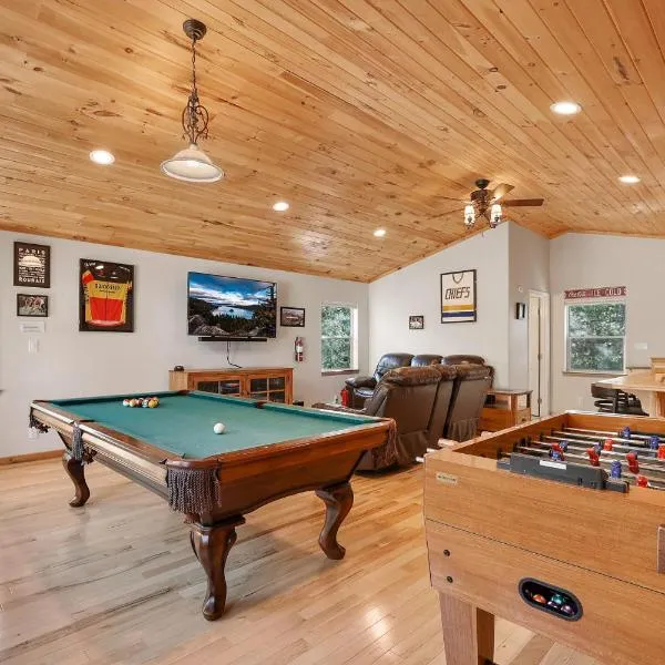 Tahoe Frost - Air conditioned 4 bedroom Tahoe home，位于南太浩湖的酒店