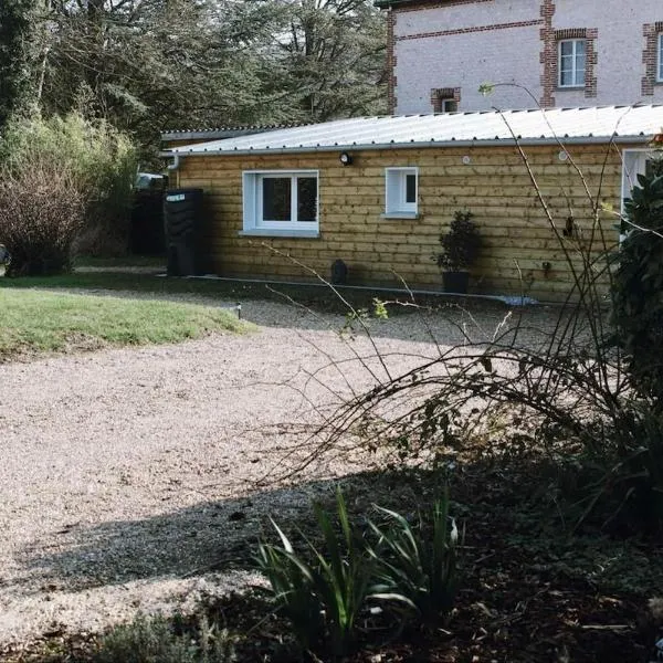 Chambre indépendante avec salle de bain et toilettes，位于Romilly-sur-Andelle的酒店
