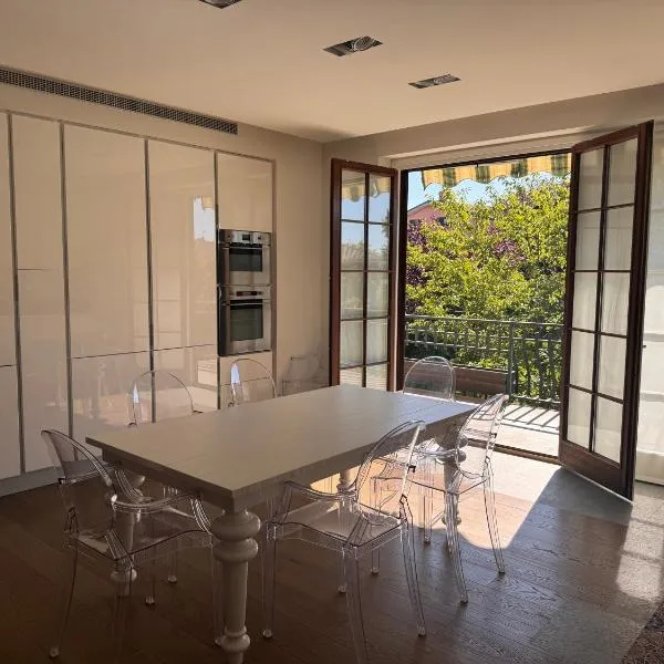 Ampio Appartamento con vista lago, sauna e camino Golf club Margara，位于Fubine的酒店