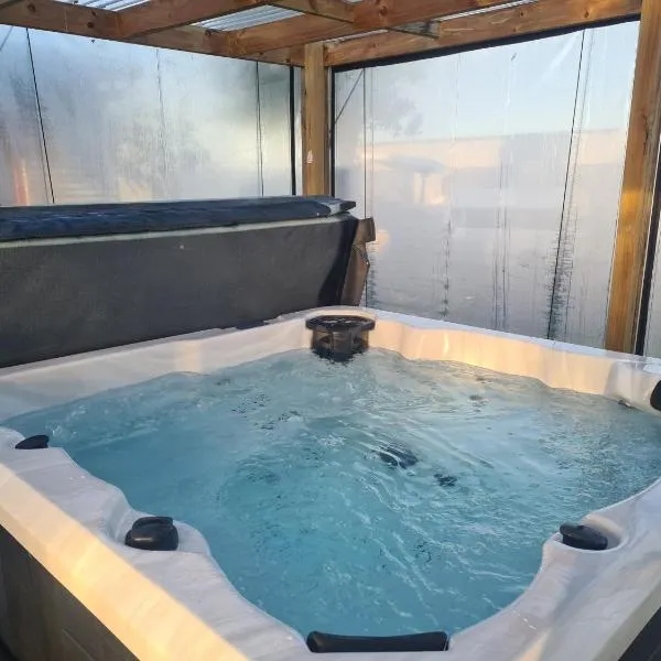 Lanark Mews，位于Te Kopuru的酒店