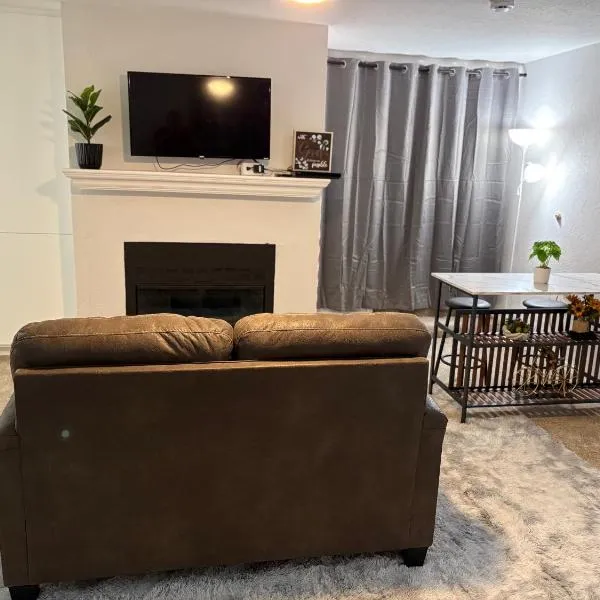 Cozy Studio at the Pecos Village，位于Pecos的酒店