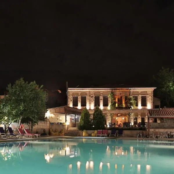 艾丽芙石头酒店，位于Çökek的酒店