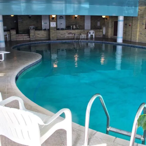 Regent Court - Seafront, Sandown - RETURN CAR FERRY FROM 92 POUNDS，位于桑当的酒店