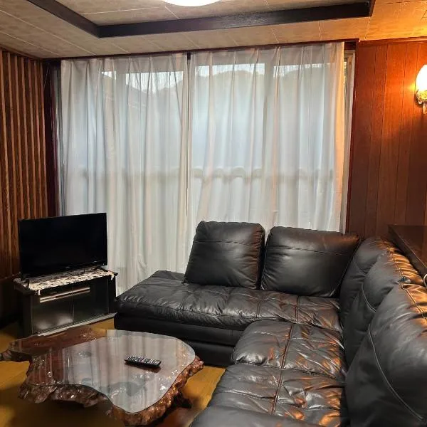 一棟貸し民泊宿松山荘，位于壹岐市的酒店