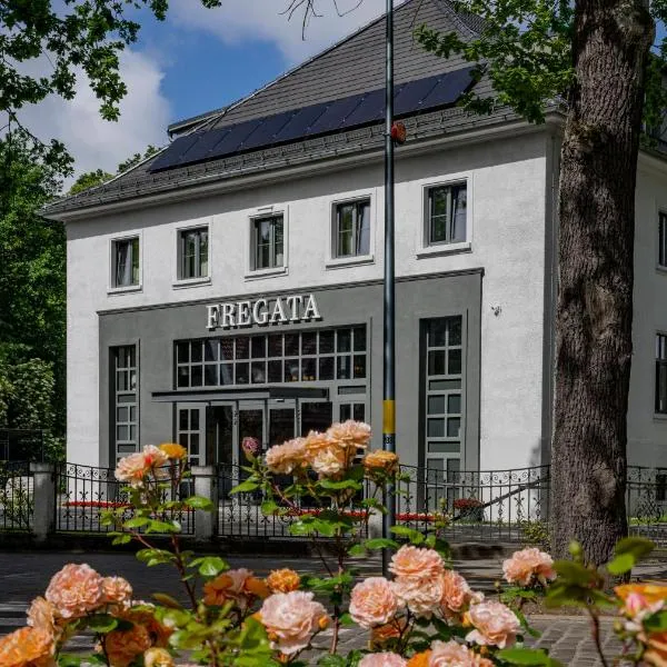 Fregata Kołobrzeg，位于科沃布热格的酒店