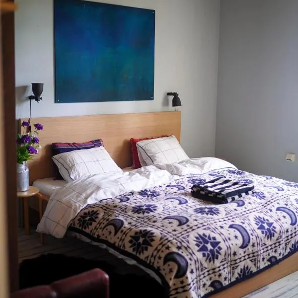 Charming wooden house apartment in Vaasa，位于瓦萨的酒店