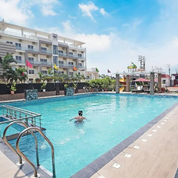 Royal Palace Beach Resort Walking Distance 1 Minutes，位于曼达莫尼的酒店