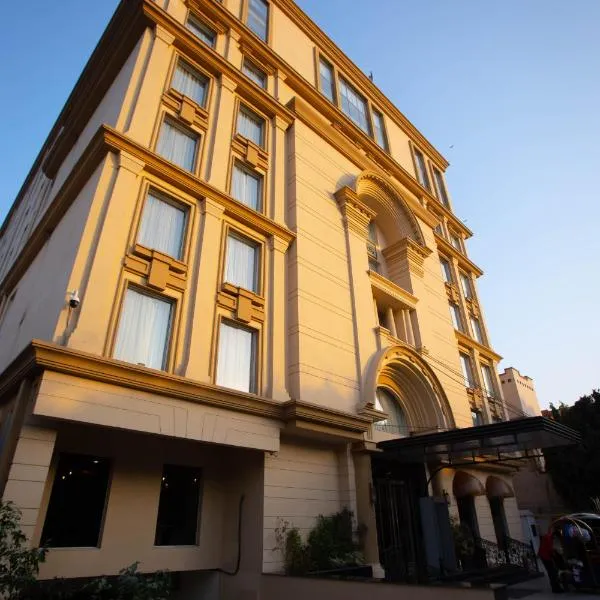 Nine Tree Luxury Hotel & Suites Lahore，位于拉合尔的酒店