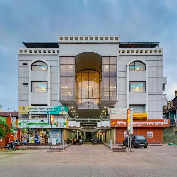 Hotel Anand Inn Residency Solapur，位于索拉普的酒店