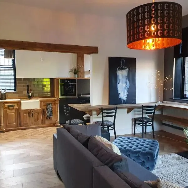 Stylish 2BR Stay in Rochdale，位于罗奇代尔的酒店