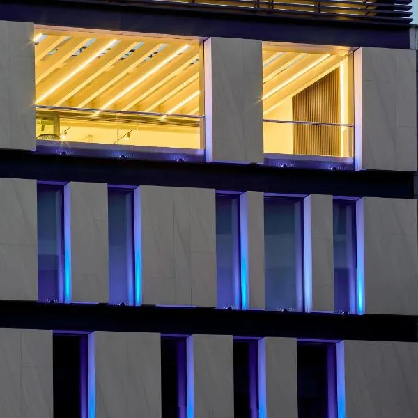 Fasma Suites Luxury Apartments in Piraeus，位于比雷埃夫斯的酒店