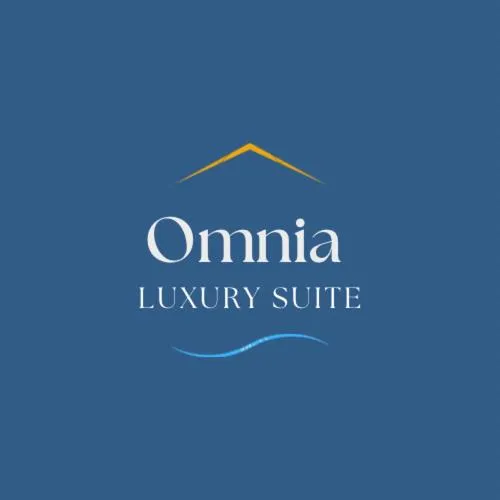 Omnia Luxury Suite，位于萨莱诺的酒店
