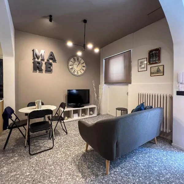 CaseNuoveSette，位于圣贝内代托-德尔特龙托的酒店