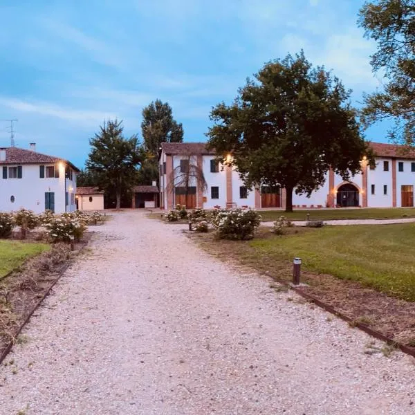 Agriturismo con piscina immerso nella natura La Bisa，位于Trecenta的酒店