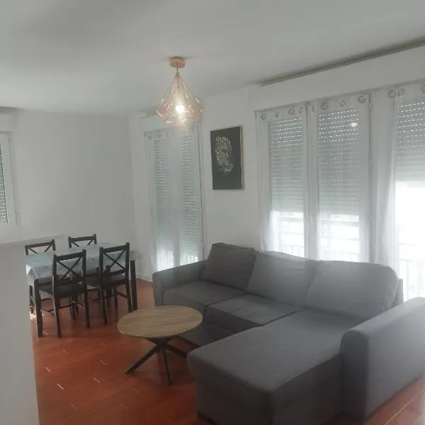 Beautiful 2-room apartment - Meaux - near Disneyland，位于莫城的酒店