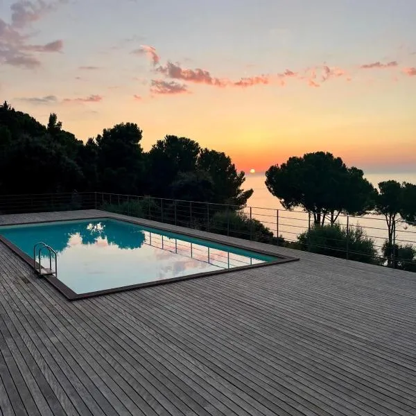 Pini, a Paradise Oasis，位于菲纳莱的酒店