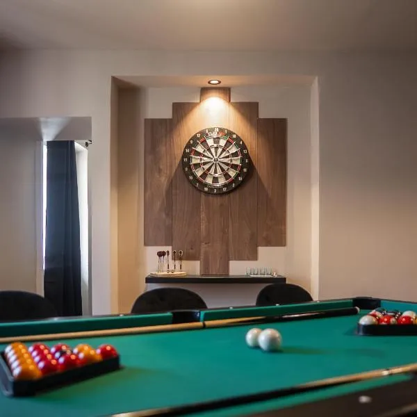 Play & Chill - Loft Cosy，位于耶尔的酒店