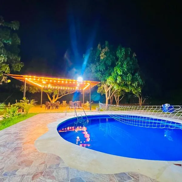 Villa Santy Casa Quinta Con Piscina Privada，位于里考尔特的酒店
