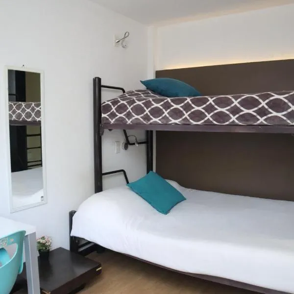 Hermosa Habitación con balcon cama mat y litera Polanco，位于墨西哥城的酒店