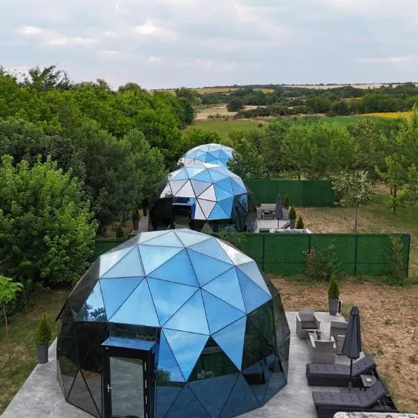 Glass Domes - by The Wind Mills Hydropark，位于Gorna Malina的酒店