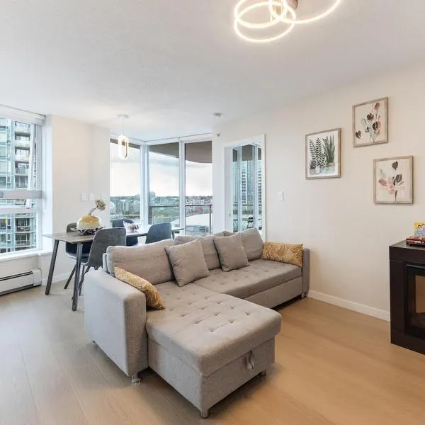 Vancouver Downtown City View 3BR Condo with Pool Gym Sauna Near Subway & Arena，位于温哥华的酒店