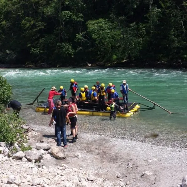 Rafting Camp Apartments Montenegro Goran Lekovic，位于普列夫利亚的酒店