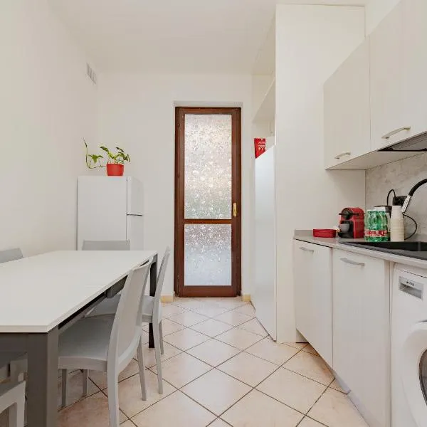 Casa di Shrek MODERNO TRILOCALE-Rho fiera-Mi CORTINA OLYMPICS-6 POSTI LETTO，位于Cesate的酒店