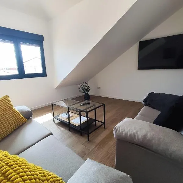 Ático Mar de Muxía - Vistas al mar desde todas las estancias - Cama King Size y TV 65pulgadas - Nuevo Julio 2025，位于穆希亚的酒店