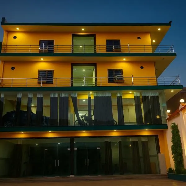 Hotel Pragati Palace, Mathura，位于马图拉的酒店