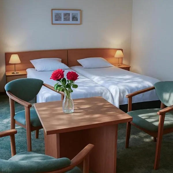 蓝色娱乐中心大酒店，位于卢克钦的酒店