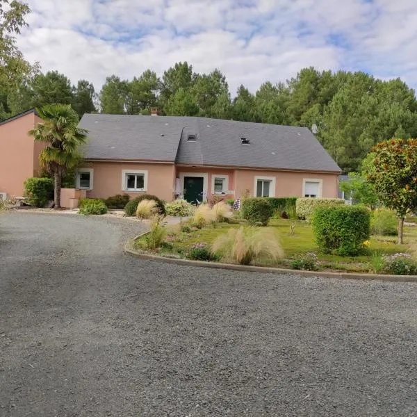 Pascal et Domi CHAMBRES "l'oasis des pins"，位于Chateau-l'Hermitage的酒店