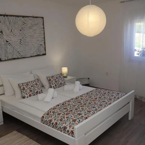 Studio apartman IVAN，位于卡尔洛瓦茨的酒店