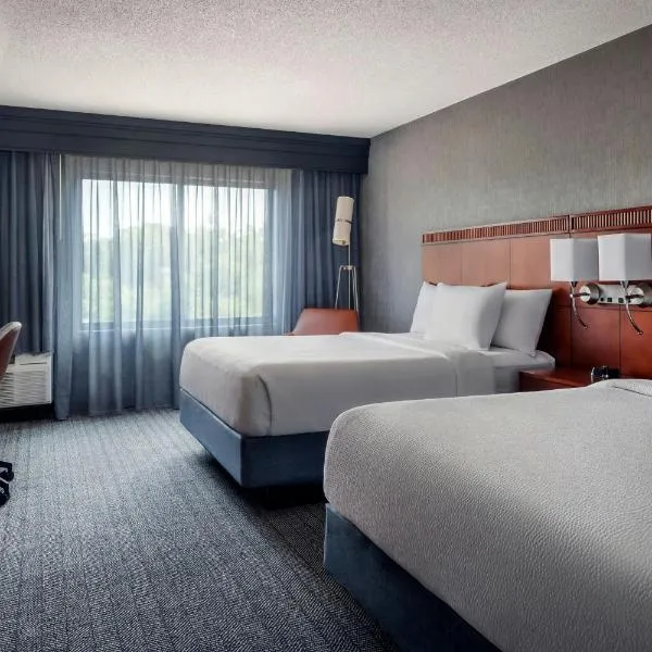 Courtyard by Marriott Paramus，位于帕拉默斯的酒店