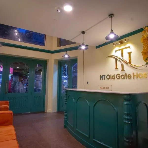 NT Old Gate Hostel，位于河内的酒店