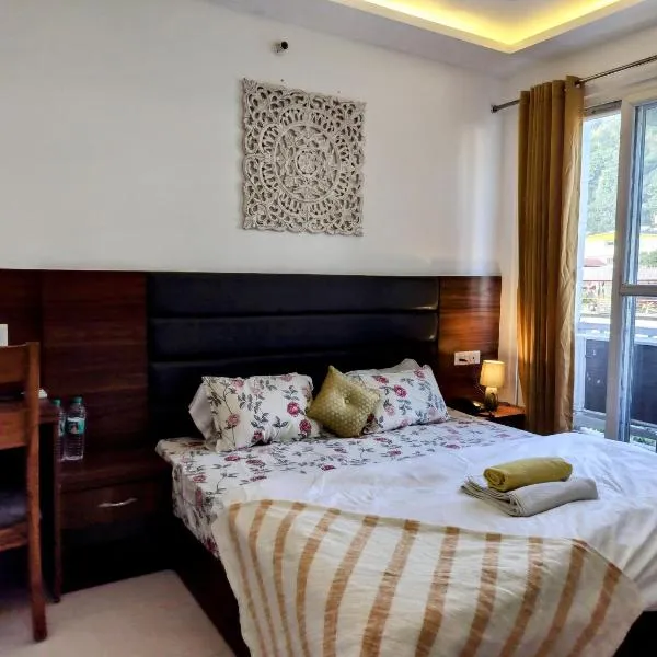 Ima Ganga Hotel - Aesthetic, Quite Mountain View Rooms with netflix, free airport pickup for 7 or more nights booking，位于瑞诗凯诗的酒店