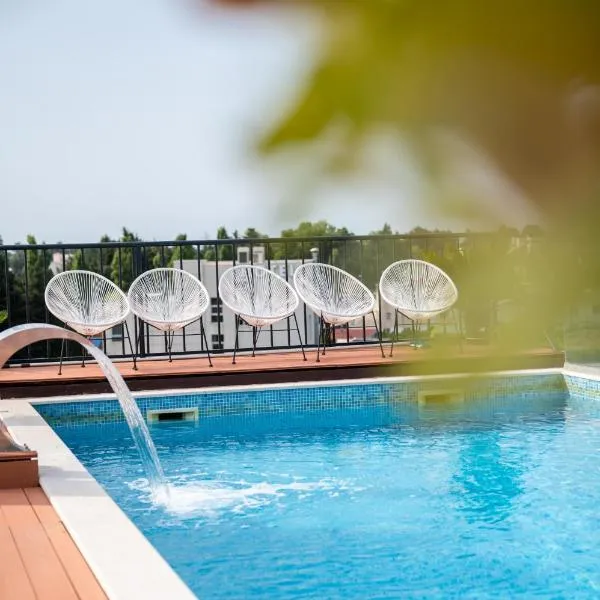 Hotel Evropa，位于乌尔齐尼的酒店