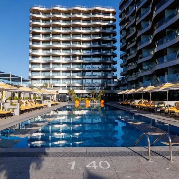 Crowne Plaza Constanta - Mamaia Beach by IHG，位于马马亚的酒店