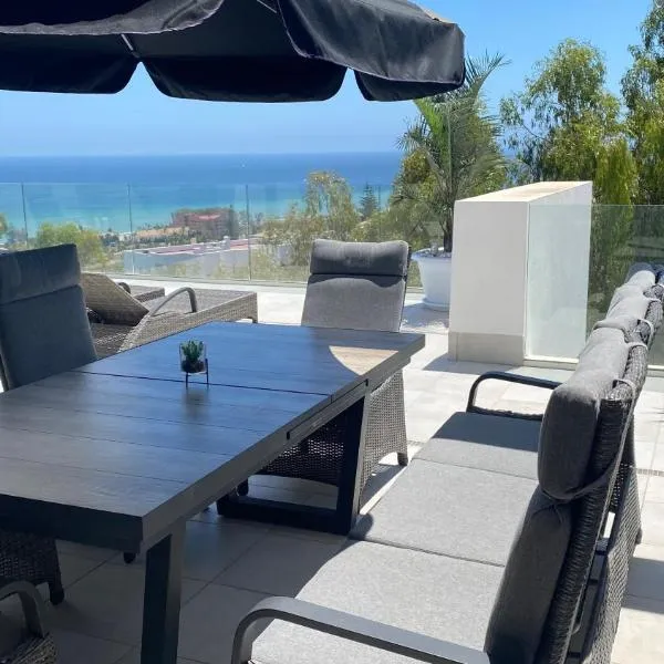 Penthouse Pure South Manilva Sea View，位于萨比尼拉城堡的酒店