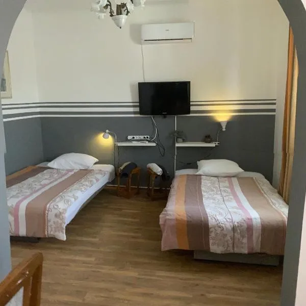 Feniks apartman，位于阿帕丁的酒店
