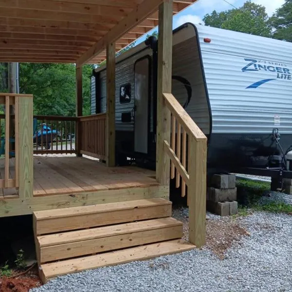 Camper only 2 Min to the Lake!，位于Nancy的酒店