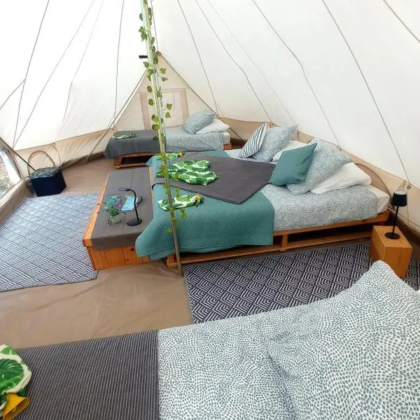 Dordogne Glamping & Camping，位于Bouzic的酒店