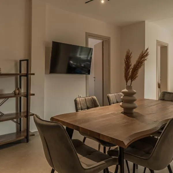 Elonea Villas, Luxury Villas and Studios in Kallikrateia Halkidiki with Garden, Veranda & BBQ，位于尼亚·卡利克拉提亚的酒店