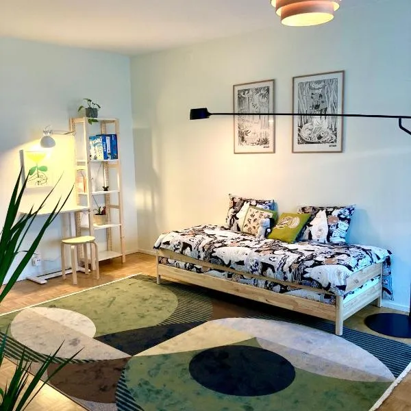 Moomin Lover Home in Central Helsinki - Pool & Sauna，位于赫尔辛基的酒店