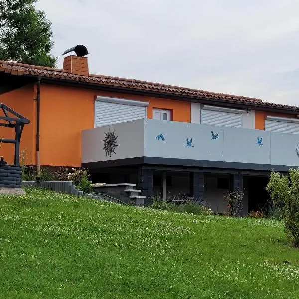 Ferienhaus Rosa，位于Fuldatal的酒店