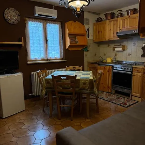 Rustico Monolocale ai piedi della montagna，位于普拉利的酒店