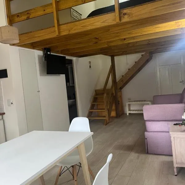 Calido hogar，位于皮纳马尔的酒店