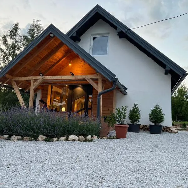 Vikend kuća Millina，位于Sumbulovac的酒店