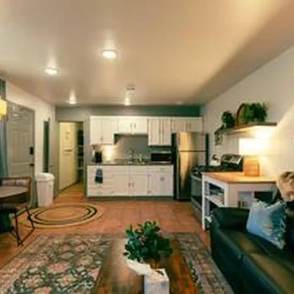 Cozy, Beautiful Apartment at Avanti Cove，位于Conneaut Lake的酒店