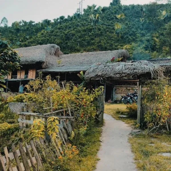 Bình Bản Liền Homestay - Vang A Binh，位于北河县的酒店